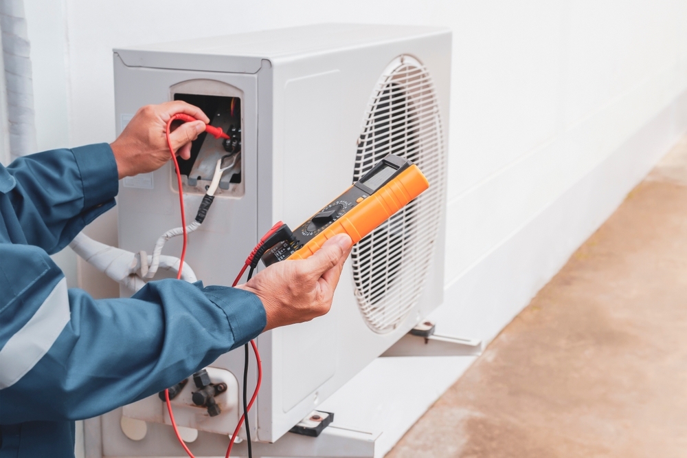 Air Conditioner Technician Checking AC Operation at Guadalupe, AZ